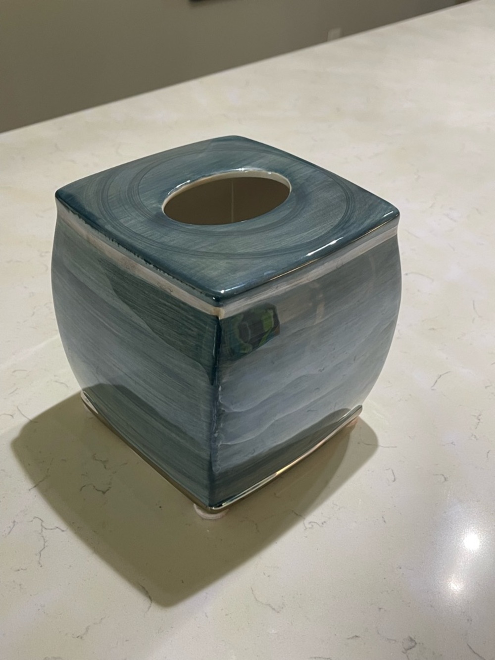 Nicole Miller New York Oasis Ceramic Tissue Box Cover - Like New - Picture 4 of 9